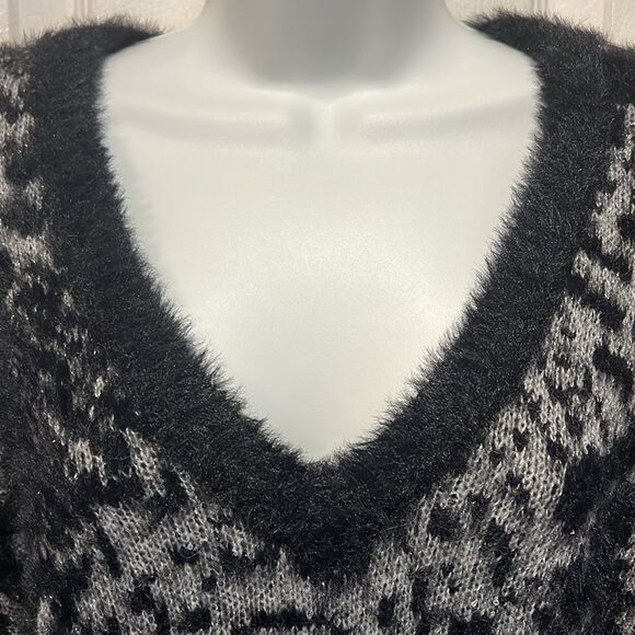 7 For All Mankind Black/Grey Jacquard Knit‎ V-Neck Sweater Size XS - Picture 2 of 12